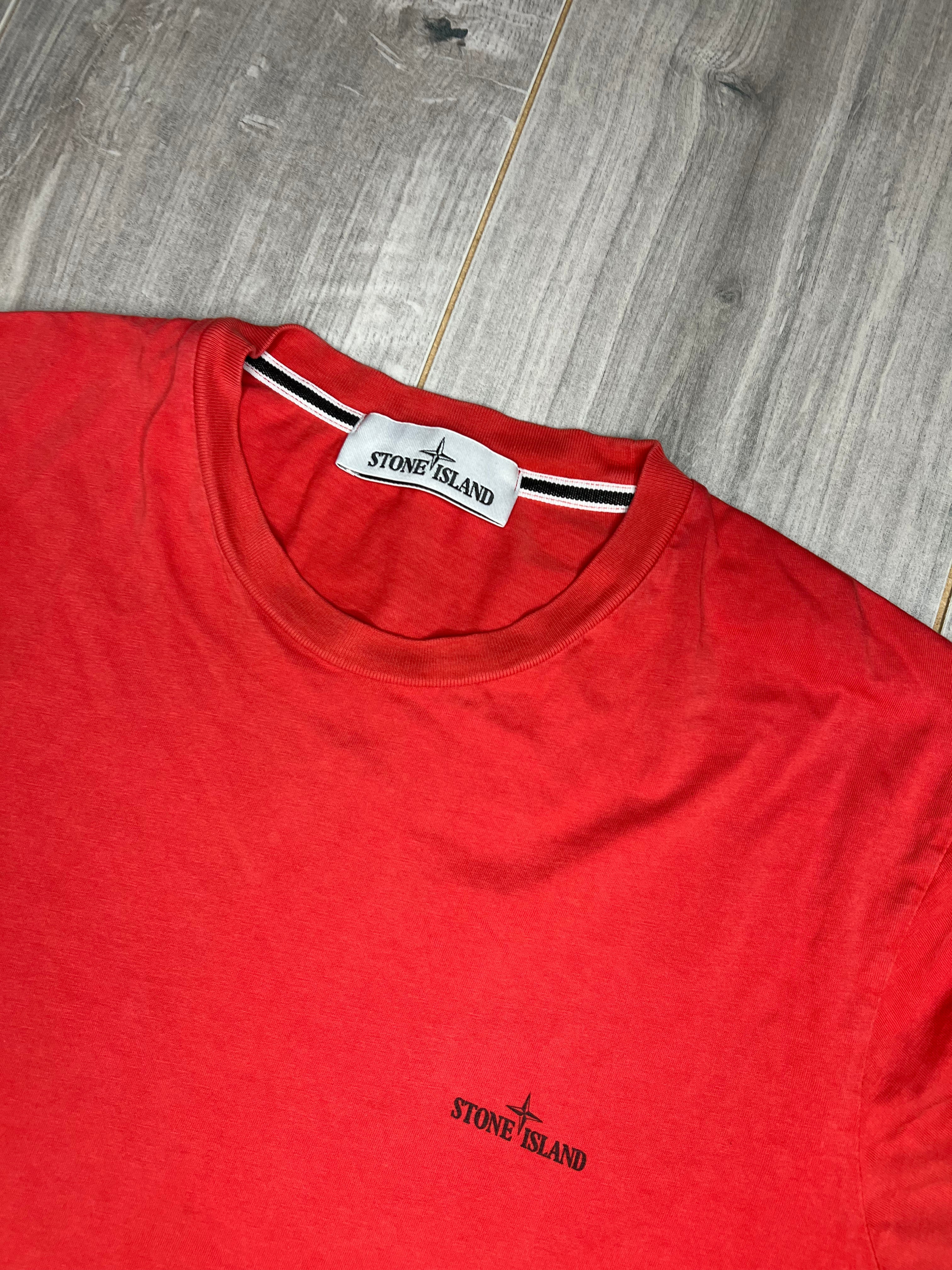 Second Hand Stone Island Red T-Shirts