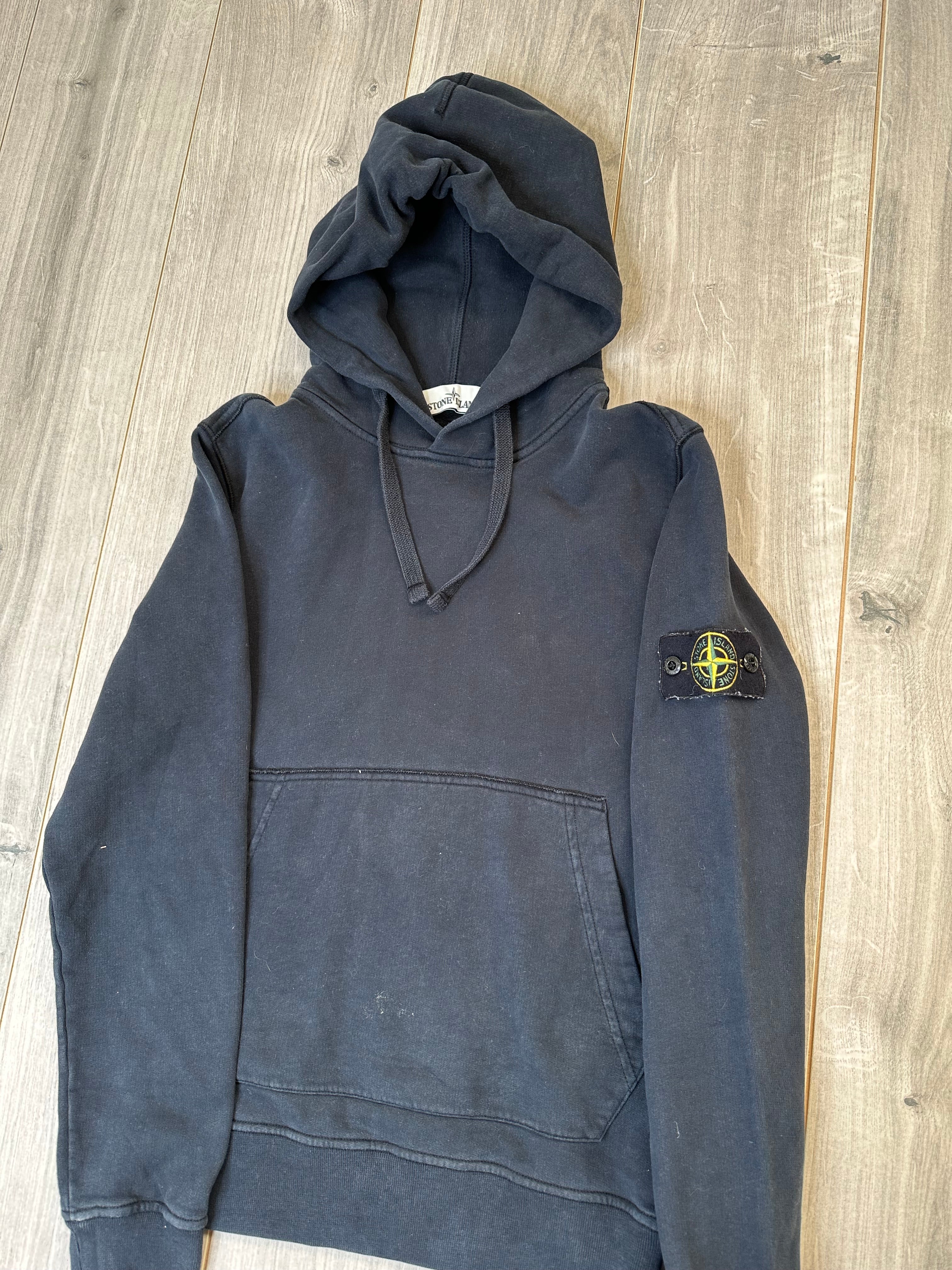 Stone island hot sale navy hoodie